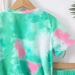 Chemise fille tie and dye vert et rose avec imprimé cœur – style tendance et coloré