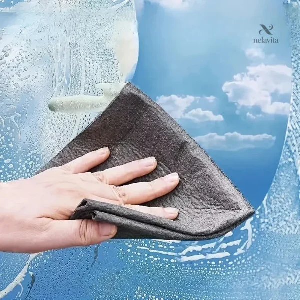 Microfibre absorbante pour un entretien facile des miroirs