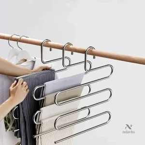 Cintre gain de place pour pantalons et écharpes