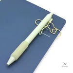 Accessoire de bureau : clip stylé pour cahier ou agenda