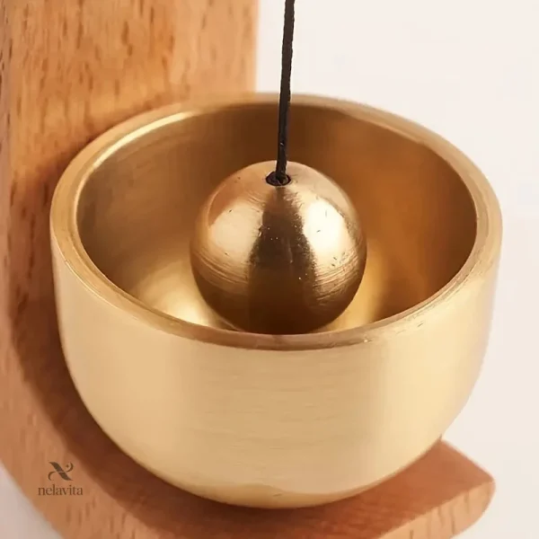 Carillon en bois et laiton, idéal pour la décoration intérieure