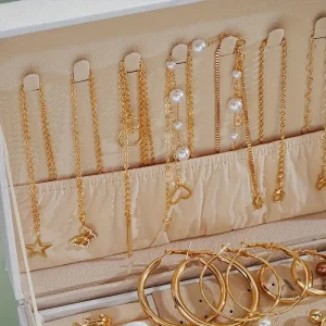 Bijoux dorés pour mariages et événements festifs