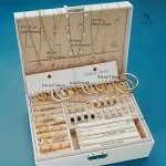Élégants colliers et bracelets dorés pour une touche festive