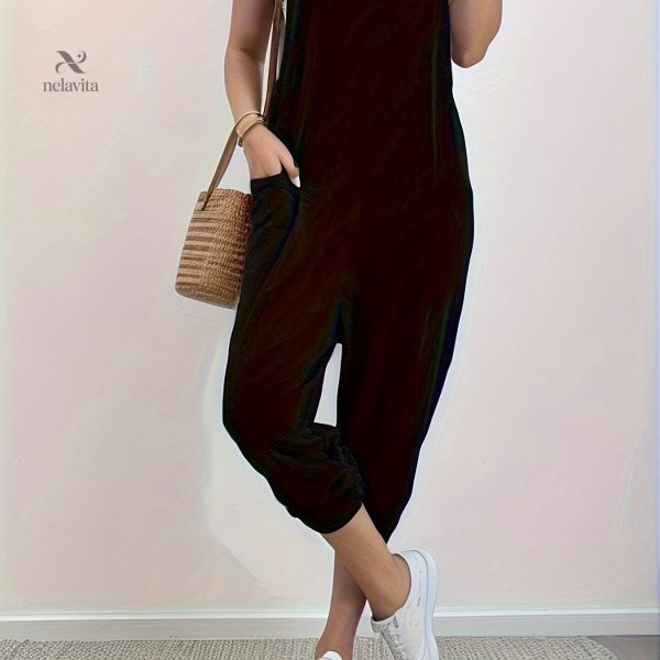 Combinaison féminine avec un design minimaliste