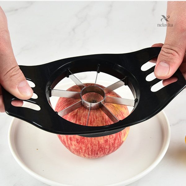 Ustensile de cuisine pour trancher les pommes facilement