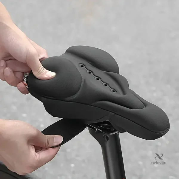 Protection de selle pour réduire les douleurs pendant le trajet