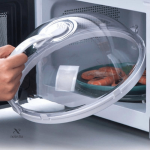 Accessoire de cuisson pour éviter les éclaboussures en cuisine