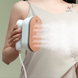 Appareil à vapeur portable pour vêtements sans plis