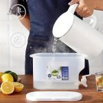 Distributeur de boissons pratique pour repas en extérieur