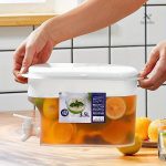 Distributeur de boissons élégant pour vos repas festifs