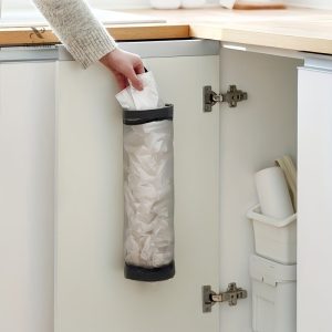 Rangement pratique de sacs plastiques en cuisine