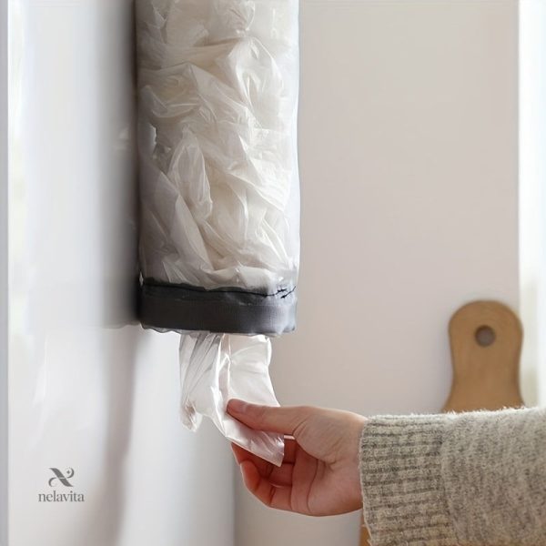 Rangement simple pour sacs plastiques utilisés