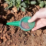 Outil de jardinage pour semis efficaces et rapides
