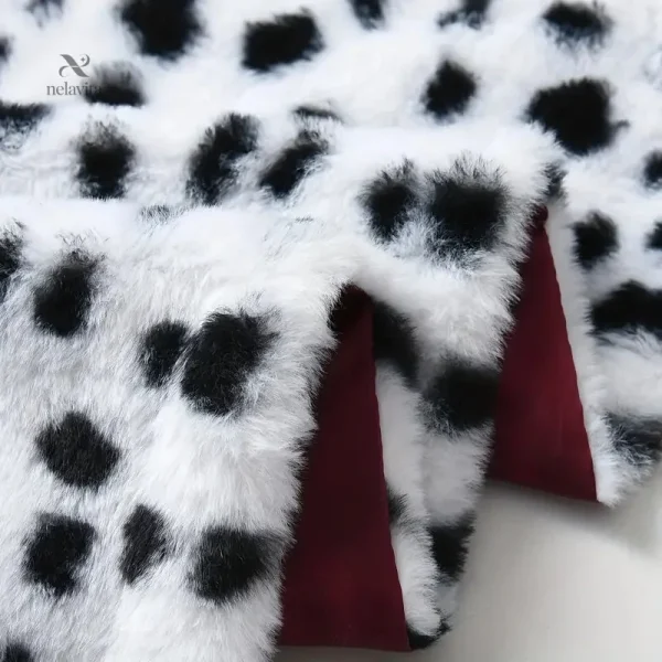 Écharpe à motifs dalmatiens pour look d'hiver amusant