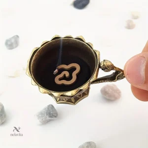 Encensoir sculpté vintage – Brûleur d’encens artisanal avec poignée longue, style oriental