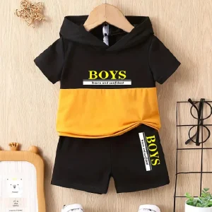 Ensemble Bébé Garçon Été avec Capuche – T-shirt Noir et Rouge + Short Sport Casual