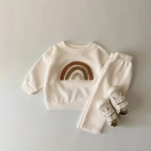 Ensemble Bébé Unisexe en Coton Beige – Tenue Confortable avec Sweat ‘Hey Cutie’ et Pantalon
