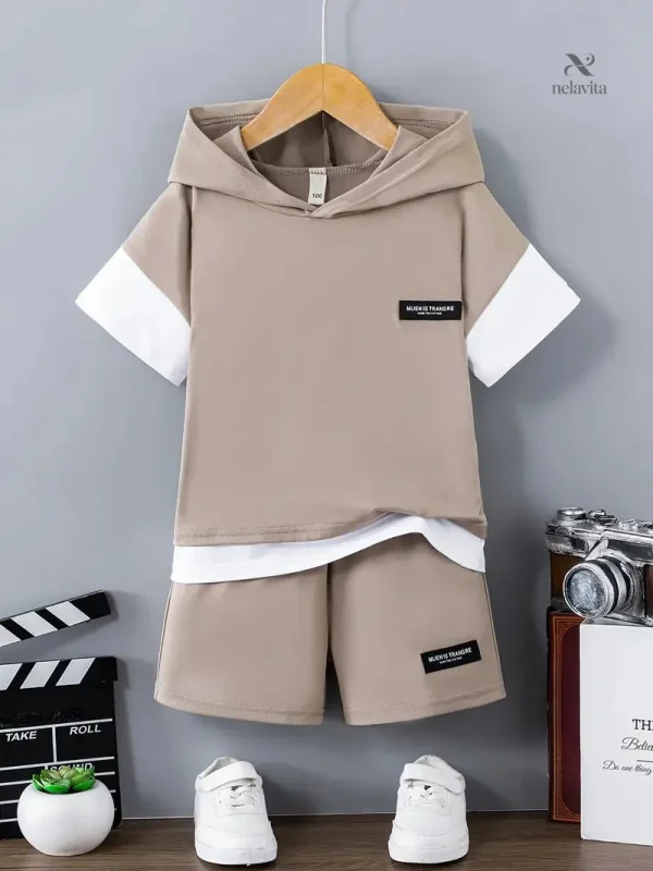 ensemble-chemise-garcon-a-capuche-beige-tenue-decontracte-ptp2wi-1