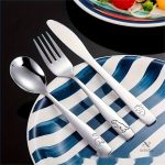 Couverts enfants en inox, design adapté aux petits
