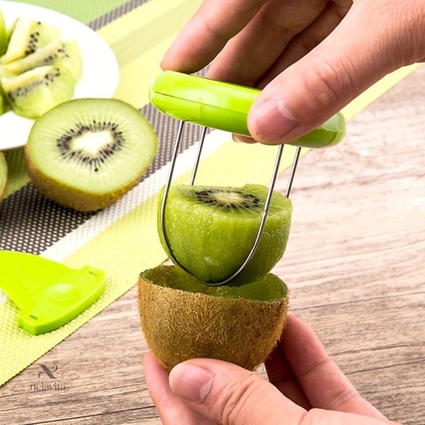 Ustensile de cuisine pour peler les kiwis facilement