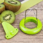 Éplucheur kiwi compact pour un rangement facile