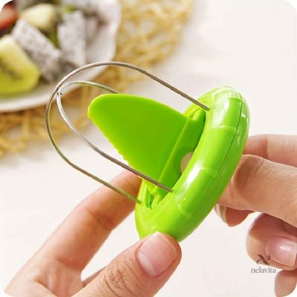 Accessoire de cuisine pour une préparation rapide des kiwis