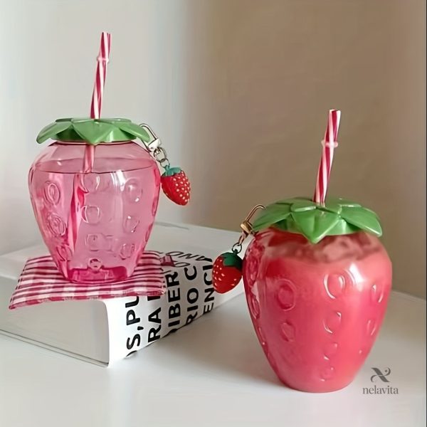 Gobelet transparent avec motif fraise et paille