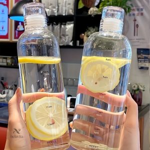 Gourde pratique avec indicateur de temps pour suivre sa consommation