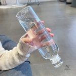 Gourde légère avec indicateur pour rester hydraté toute la journée