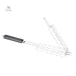 Accessoire portable pour cuisson de saucisses en plein air