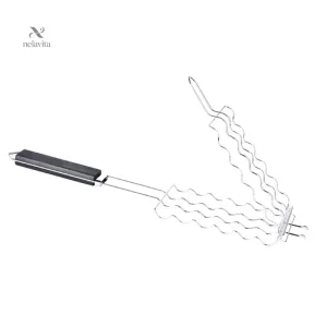 Accessoire portable pour cuisson de saucisses en plein air