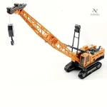 Grue de chantier miniature pour décoration originale de montre