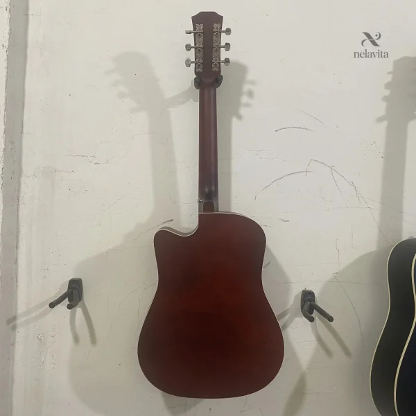 Instrument à cordes de 38 pouces en finition sunburst