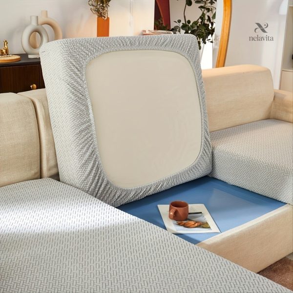 Coussin gris pour canapé élégant