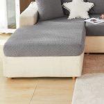 Coussin gris pour un salon contemporain