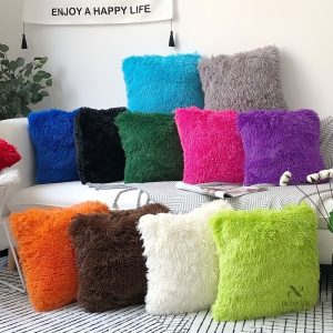 Housse coussin luxe en fausse fourrure