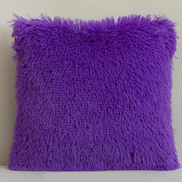 Coussin en fausse fourrure pour un style moderne
