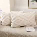 Coussins en velours, ajout stylé pour canapé