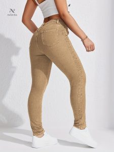 Jean skinny ajusté pour femme, style moderne