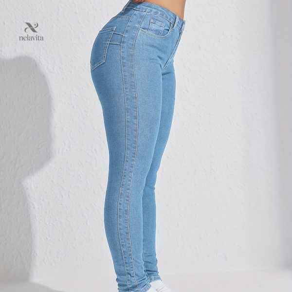 Jean ajusté femme, idéal pour toutes les occasions