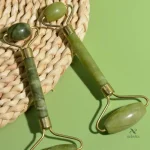 Gua Sha en jade pour raffermir et tonifier la peau