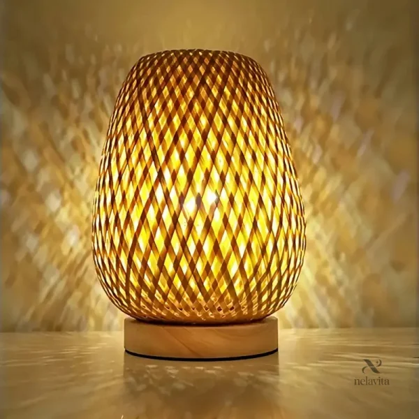 lampe-de-bureau-en-rotin-tresse-avec-base-en-bois-eclaira-r0i2cp-1 Lampe de bureau en rotin tressé au style bohème