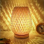 Éclairage d’ambiance chaleureux avec base en bois