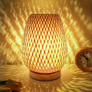 Éclairage d’ambiance chaleureux avec base en bois