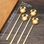 Cuillères dorées pour une touche chic lors de vos pauses café