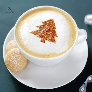 Set de pochoirs pour un café artistiquement décoré