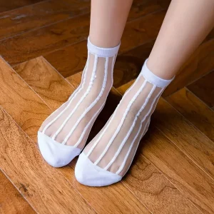 Chaussettes Motifs Cœurs Transparente pour un look tendance