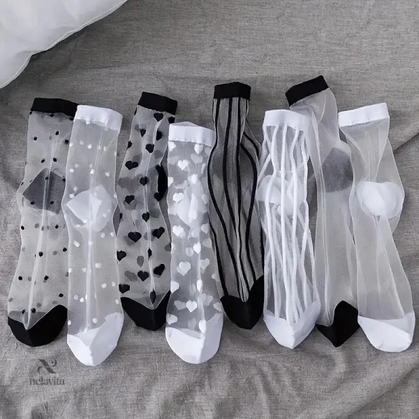 Transparence et élégance : Chaussettes pour toutes occasions
