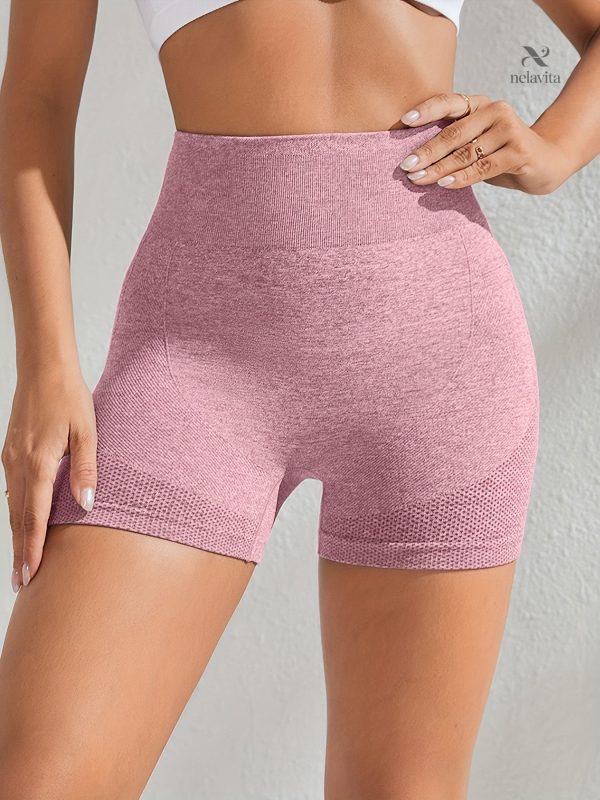 Confort et style réunis dans un short gainant décontracté