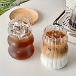 Ensemble de 4 verres design pour servir vos boissons préférées